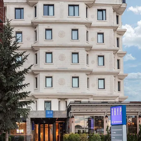 Hotel Tryp By Wyndham Oran
