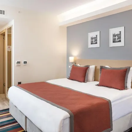 Tryp By Wyndham Oran 3*